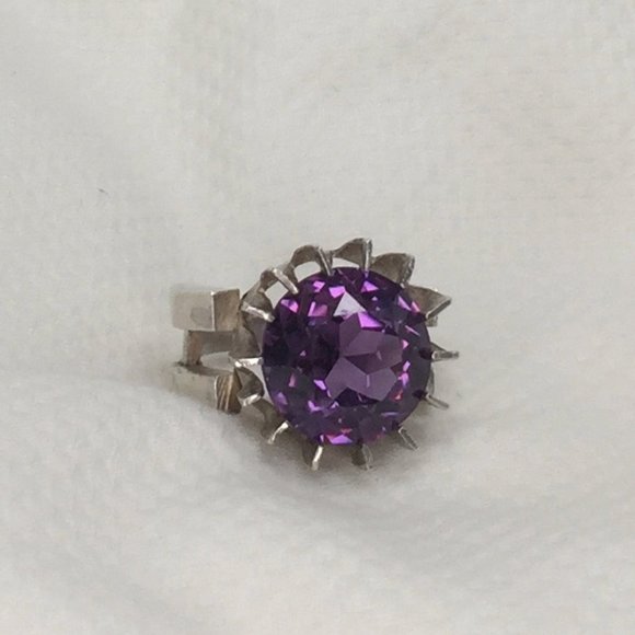 COPY - Handcrafted Gothic Color-Changing Sapphire Ring - Sz 5 - Over 6cts - Ste… - Picture 10 of 16